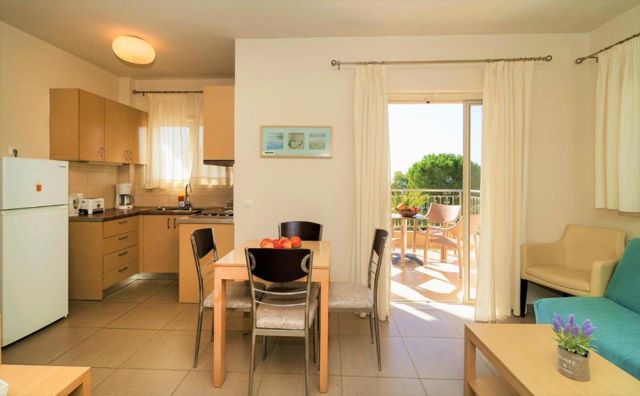 Vereniki Apartments Finikounta Dış mekan fotoğraf