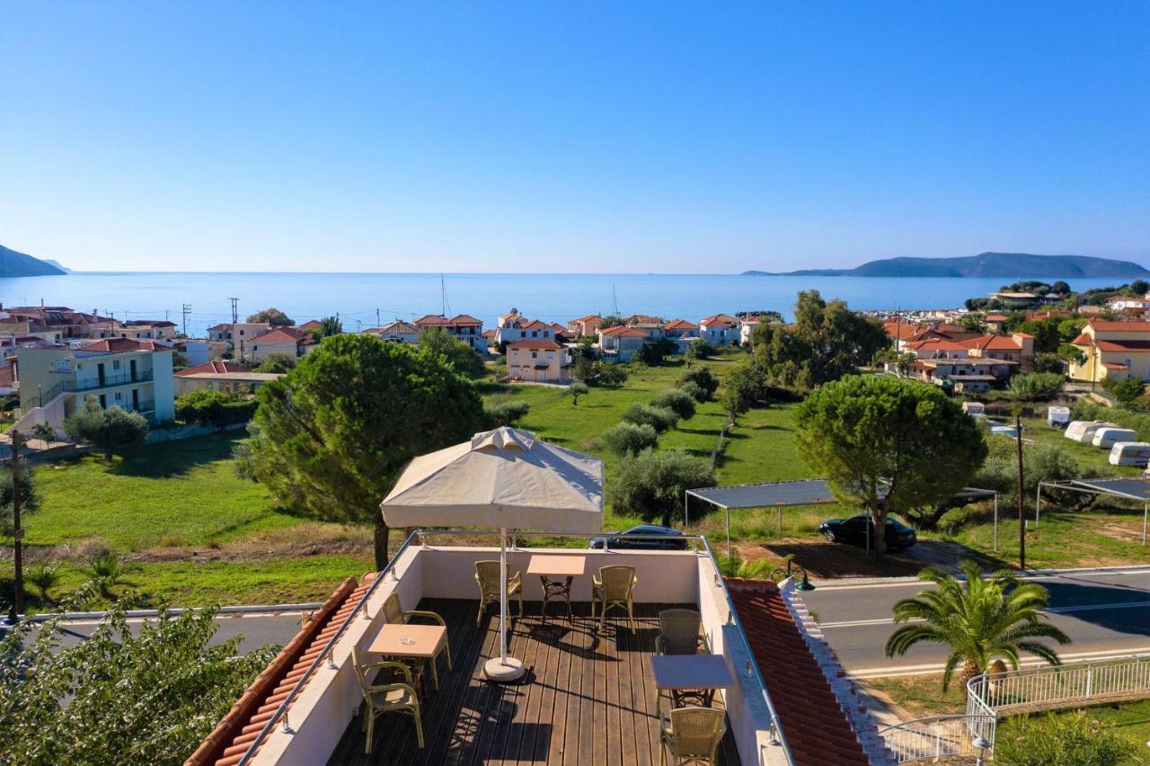 Vereniki Apartments Finikounta Dış mekan fotoğraf