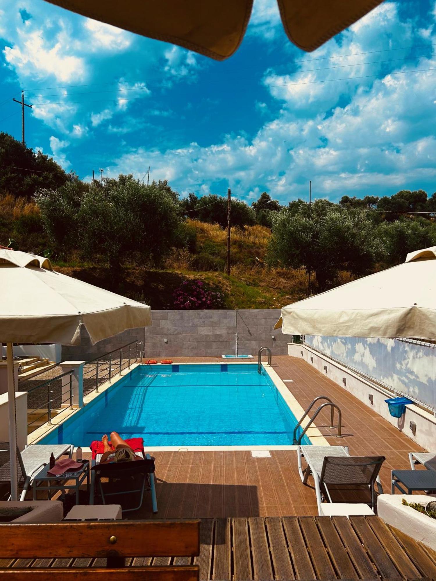 Vereniki Apartments Finikounta Dış mekan fotoğraf