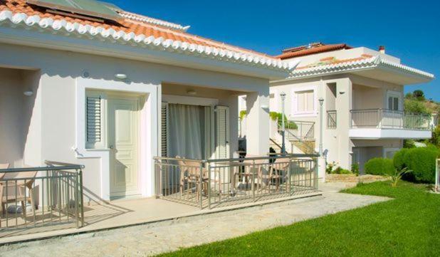 Vereniki Apartments Finikounta Dış mekan fotoğraf