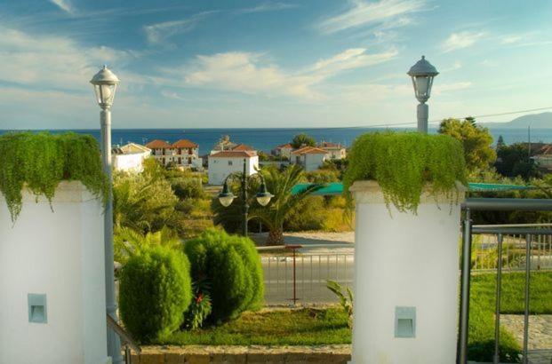 Vereniki Apartments Finikounta Dış mekan fotoğraf