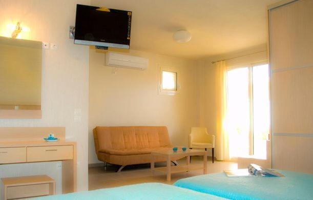 Vereniki Apartments Finikounta Oda fotoğraf